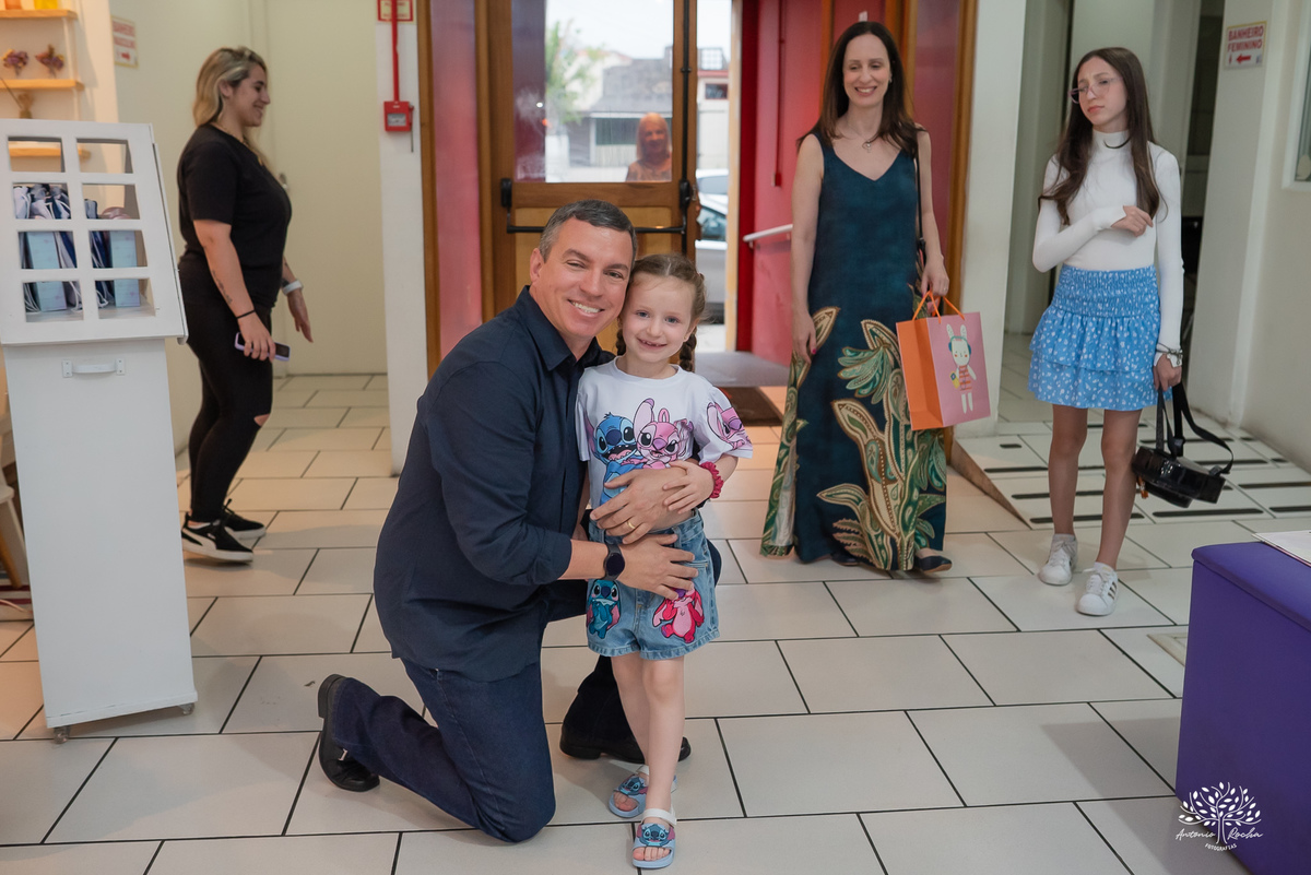 fotografia infantil - aniversário - infância - família - tobogã - salão Cliff Kids - festa personalizada - Stitch - Angel - tema de festa - carinho familiar - fotos espontâneas  - fotógrafo de infância - Antonio Rocha Fotografias - Pelotas