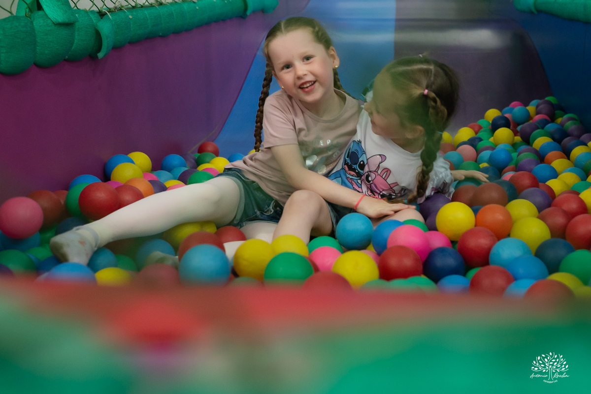 fotografia infantil - aniversário - infância - família - tobogã - salão Cliff Kids - festa personalizada - Stitch - Angel - tema de festa - carinho familiar - fotos espontâneas  - fotógrafo de infância - Antonio Rocha Fotografias - Pelotas