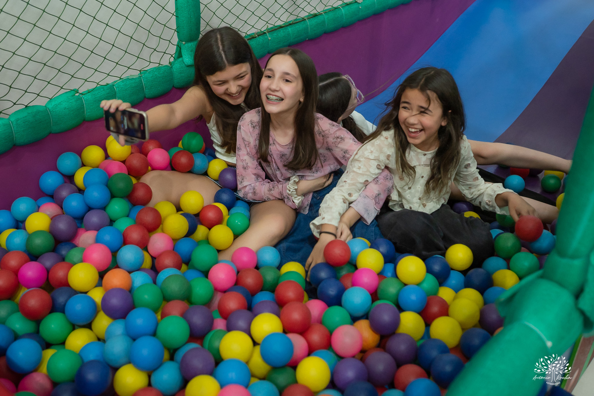 fotografia infantil - aniversário - infância - família - tobogã - salão Cliff Kids - festa personalizada - Stitch - Angel - tema de festa - carinho familiar - fotos espontâneas  - fotógrafo de infância - Antonio Rocha Fotografias - Pelotas