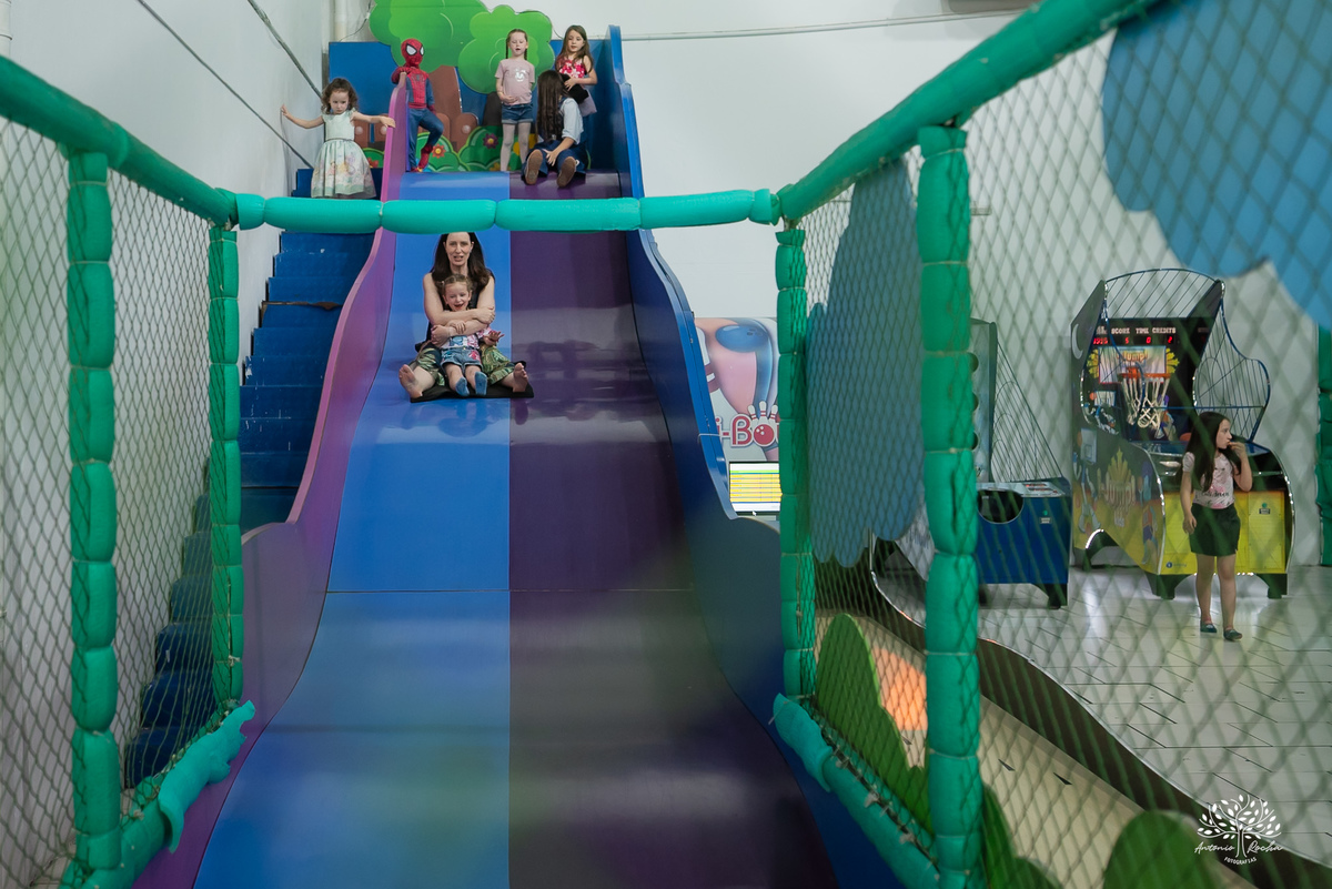 fotografia infantil - aniversário - infância - família - tobogã - salão Cliff Kids - festa personalizada - Stitch - Angel - tema de festa - carinho familiar - fotos espontâneas  - fotógrafo de infância - Antonio Rocha Fotografias - Pelotas