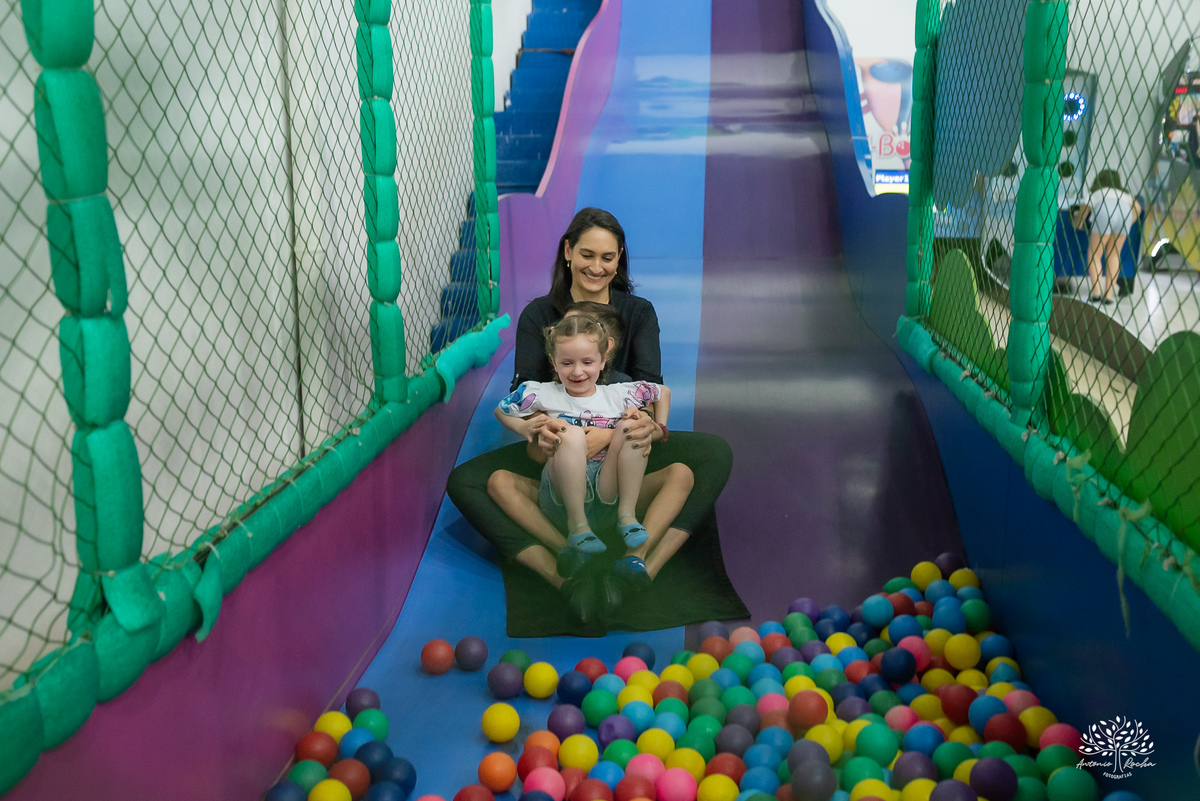 fotografia infantil - aniversário - infância - família - tobogã - salão Cliff Kids - festa personalizada - Stitch - Angel - tema de festa - carinho familiar - fotos espontâneas  - fotógrafo de infância - Antonio Rocha Fotografias - Pelotas