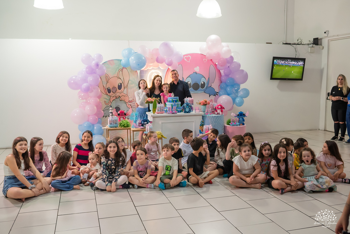 fotografia infantil - aniversário - infância - família - tobogã - salão Cliff Kids - festa personalizada - Stitch - Angel - tema de festa - carinho familiar - fotos espontâneas  - fotógrafo de infância - Antonio Rocha Fotografias - Pelotas