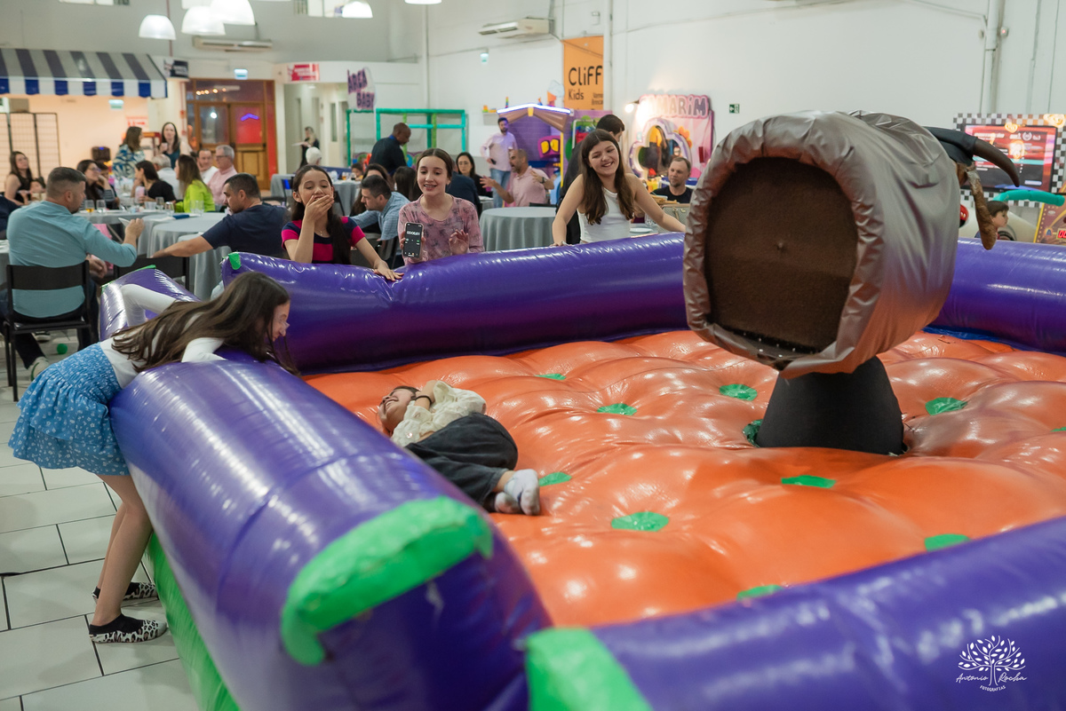 fotografia infantil - aniversário - infância - família - tobogã - salão Cliff Kids - festa personalizada - Stitch - Angel - tema de festa - carinho familiar - fotos espontâneas  - fotógrafo de infância - Antonio Rocha Fotografias - Pelotas