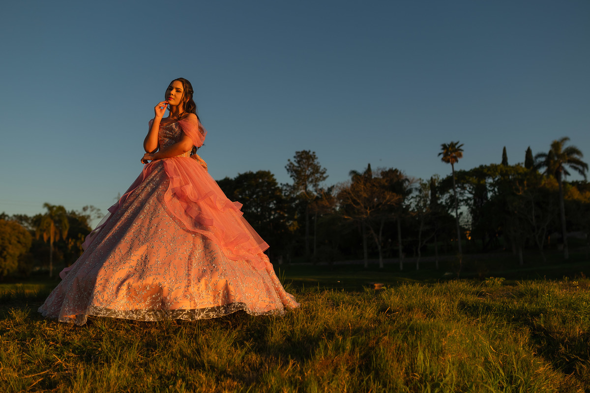 ensaio 15 anos - ensaio pré-festa - debutante - fotos 15 anos - ensaio ao ar livre - fotografia de debutante - fotografia 15 anos - vestido da valsa - vestido de recepção - fotografia profissional - fotógrafo Pelotas - Antonio Rocha Fotografias - pré 15