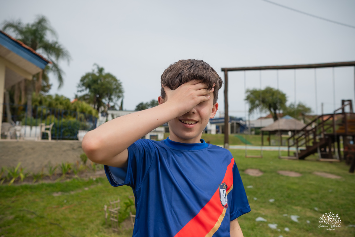 aniversário infantil - fotografia de aniversário – Pelotas - festa de 10 anos - futebol de sabão - futebol de campo - fotografia espontânea - fotógrafo Antonio Rocha - Renata Dalbann fotógrafa - festa ao ar livre - fotografia documental infantil - Dunas