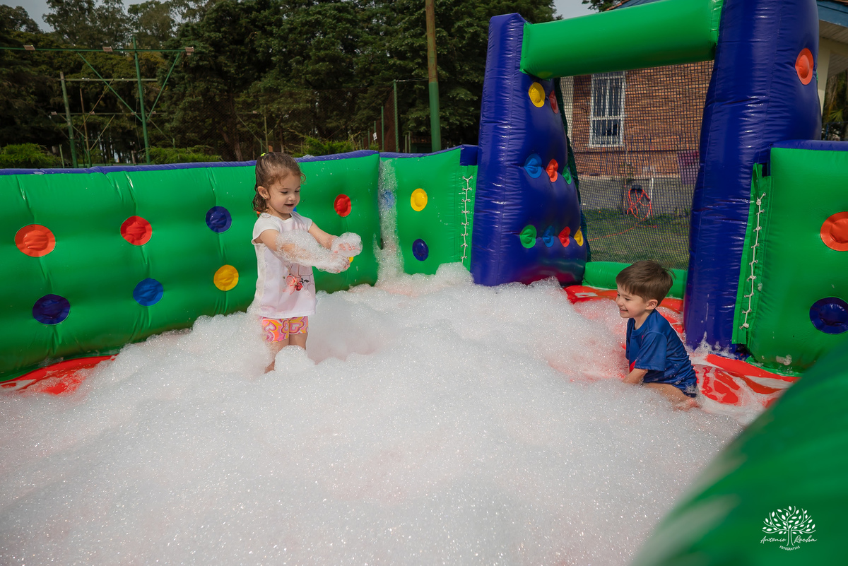 aniversário infantil - fotografia de aniversário – Pelotas - festa de 10 anos - futebol de sabão - futebol de campo - fotografia espontânea - fotógrafo Antonio Rocha - Renata Dalbann fotógrafa - festa ao ar livre - fotografia documental infantil - Dunas