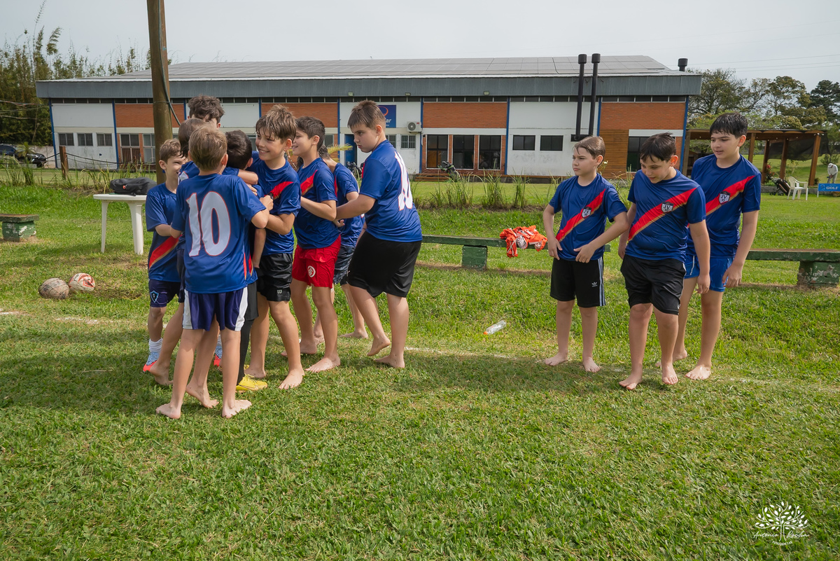 aniversário infantil - fotografia de aniversário – Pelotas - festa de 10 anos - futebol de sabão - futebol de campo - fotografia espontânea - fotógrafo Antonio Rocha - Renata Dalbann fotógrafa - festa ao ar livre - fotografia documental infantil - Dunas