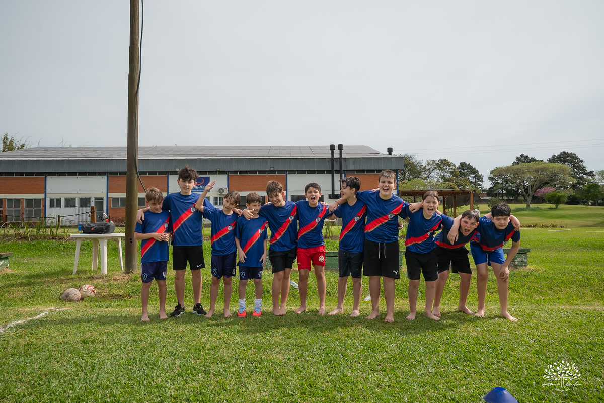 aniversário infantil - fotografia de aniversário – Pelotas - festa de 10 anos - futebol de sabão - futebol de campo - fotografia espontânea - fotógrafo Antonio Rocha - Renata Dalbann fotógrafa - festa ao ar livre - fotografia documental infantil - Dunas