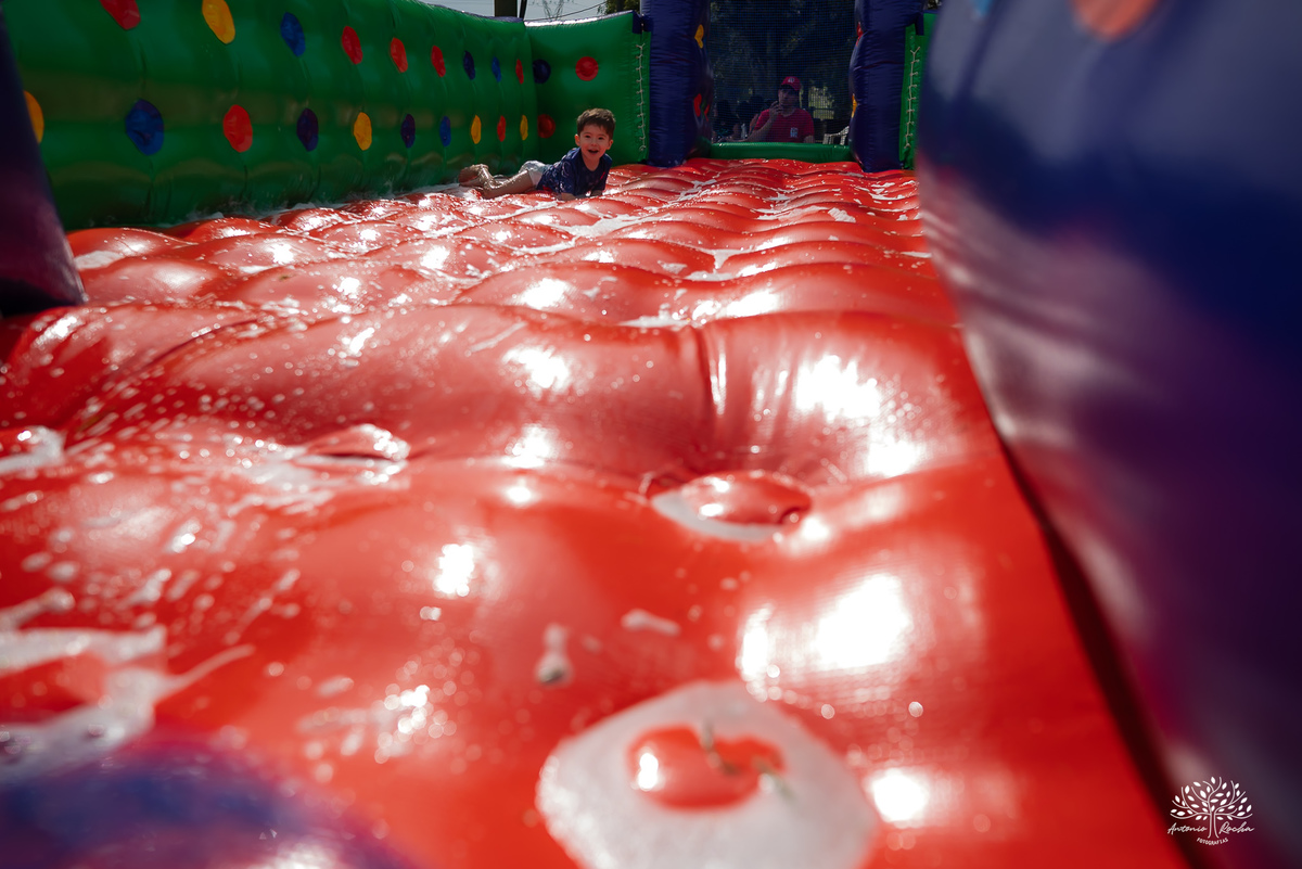 aniversário infantil - fotografia de aniversário – Pelotas - festa de 10 anos - futebol de sabão - futebol de campo - fotografia espontânea - fotógrafo Antonio Rocha - Renata Dalbann fotógrafa - festa ao ar livre - fotografia documental infantil - Dunas