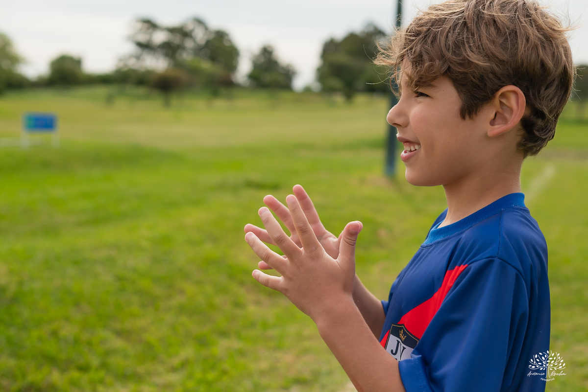 aniversário infantil - fotografia de aniversário – Pelotas - festa de 10 anos - futebol de sabão - futebol de campo - fotografia espontânea - fotógrafo Antonio Rocha - Renata Dalbann fotógrafa - festa ao ar livre - fotografia documental infantil - Dunas