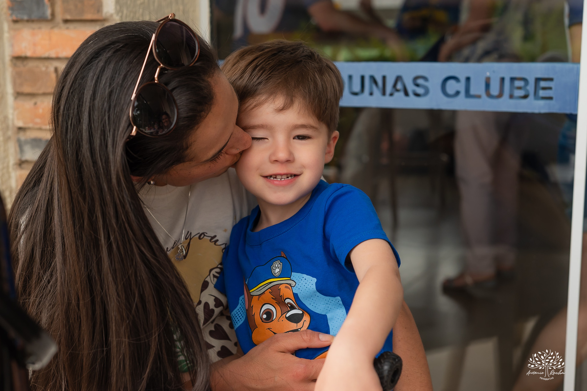 aniversário infantil - fotografia de aniversário – Pelotas - festa de 10 anos - futebol de sabão - futebol de campo - fotografia espontânea - fotógrafo Antonio Rocha - Renata Dalbann fotógrafa - festa ao ar livre - fotografia documental infantil - Dunas