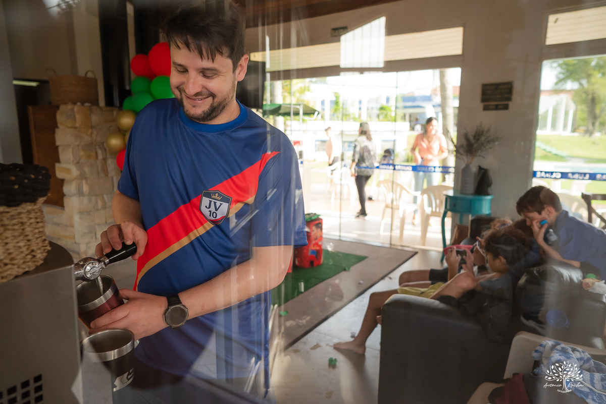 aniversário infantil - fotografia de aniversário – Pelotas - festa de 10 anos - futebol de sabão - futebol de campo - fotografia espontânea - fotógrafo Antonio Rocha - Renata Dalbann fotógrafa - festa ao ar livre - fotografia documental infantil - Dunas