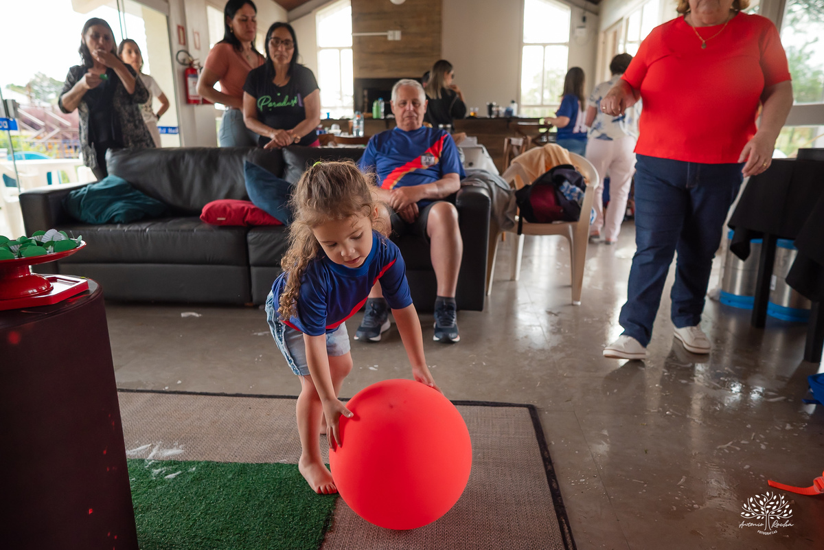 aniversário infantil - fotografia de aniversário – Pelotas - festa de 10 anos - futebol de sabão - futebol de campo - fotografia espontânea - fotógrafo Antonio Rocha - Renata Dalbann fotógrafa - festa ao ar livre - fotografia documental infantil - Dunas