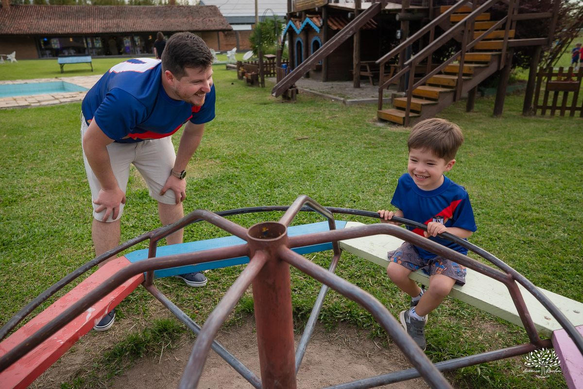 aniversário infantil - fotografia de aniversário – Pelotas - festa de 10 anos - futebol de sabão - futebol de campo - fotografia espontânea - fotógrafo Antonio Rocha - Renata Dalbann fotógrafa - festa ao ar livre - fotografia documental infantil - Dunas