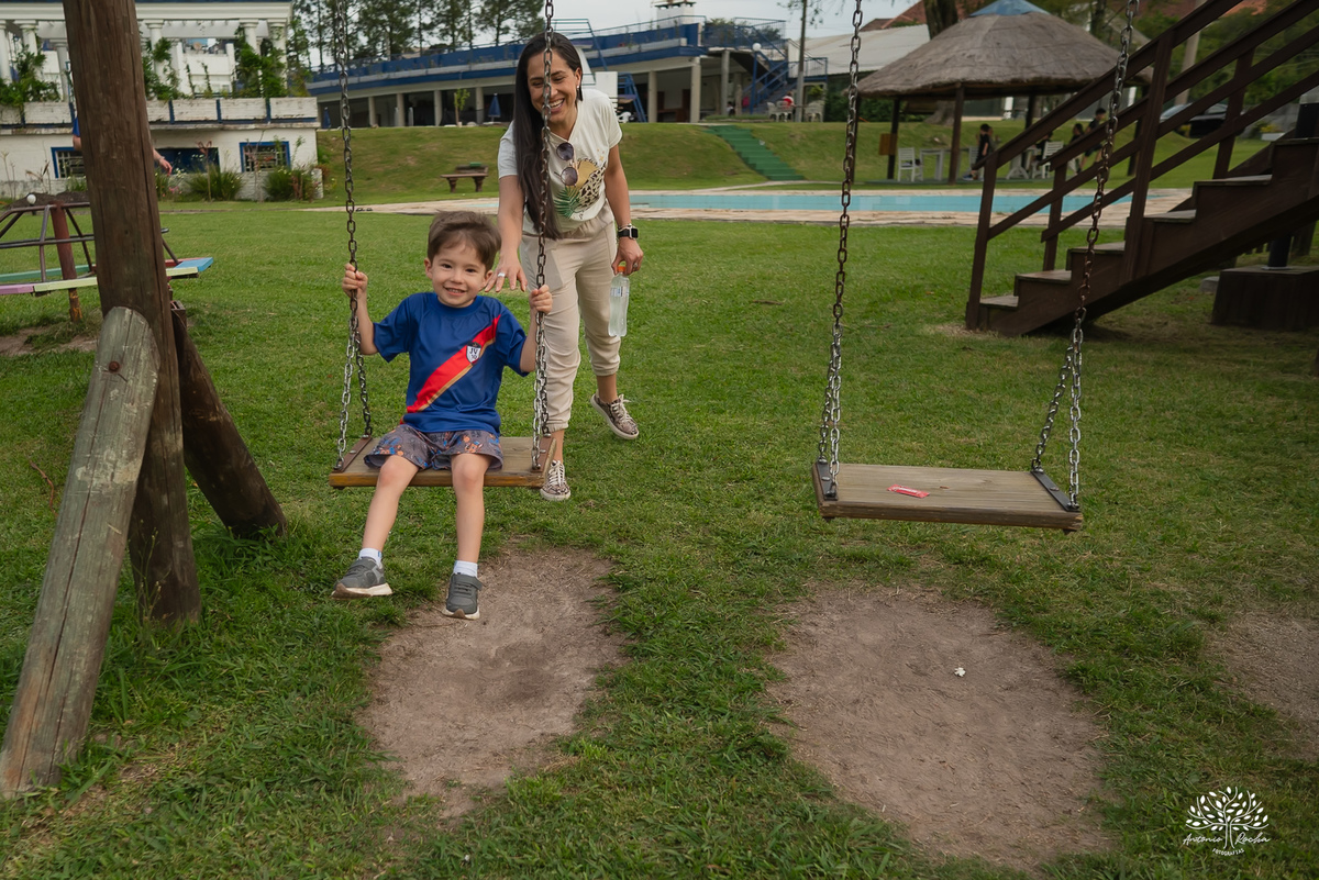 aniversário infantil - fotografia de aniversário – Pelotas - festa de 10 anos - futebol de sabão - futebol de campo - fotografia espontânea - fotógrafo Antonio Rocha - Renata Dalbann fotógrafa - festa ao ar livre - fotografia documental infantil - Dunas