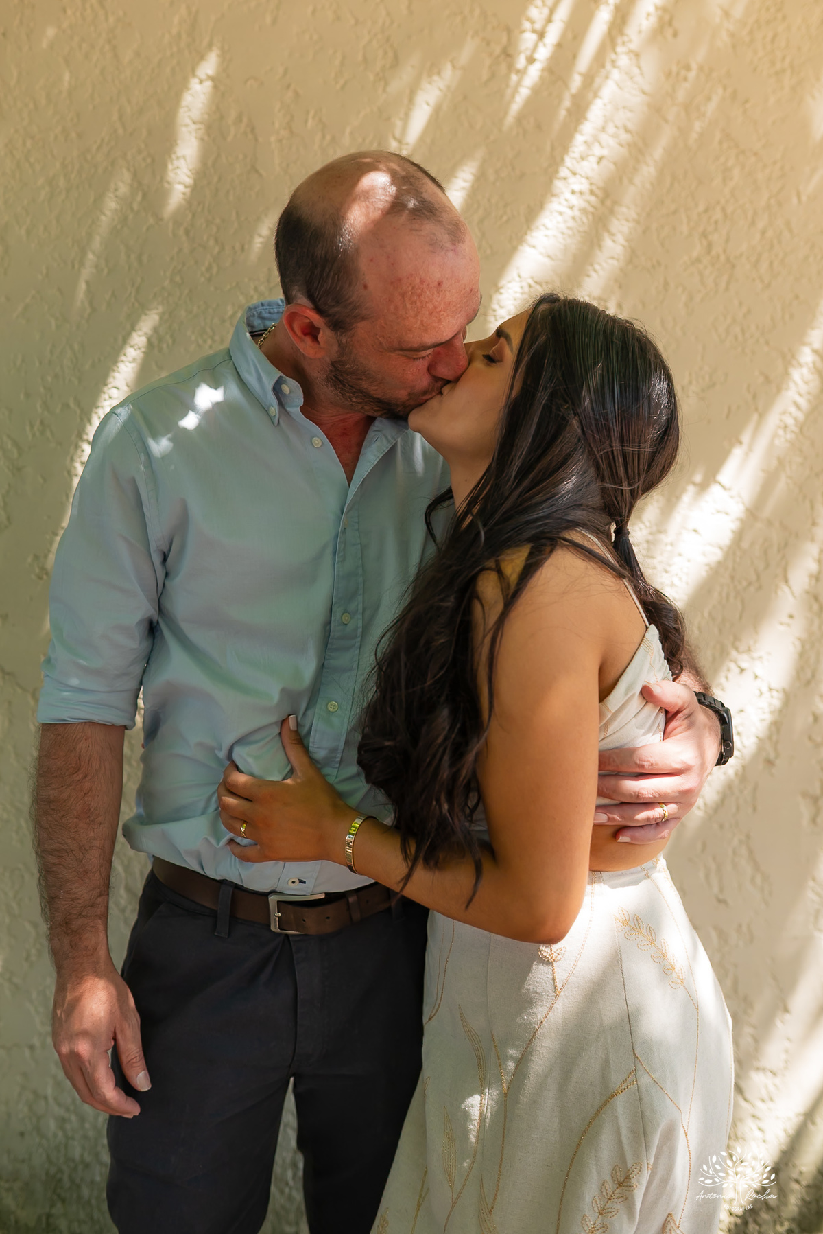casamento civil - casamento no Uruguai - Rio Branco UY - cerimônia civil - Dirección General del Registro de Estado Civil - Maria e Rodrigo - fotografia de casamento - chuva de arroz - saída dos noivos - casamento intimista - Antonio Rocha Fotografias