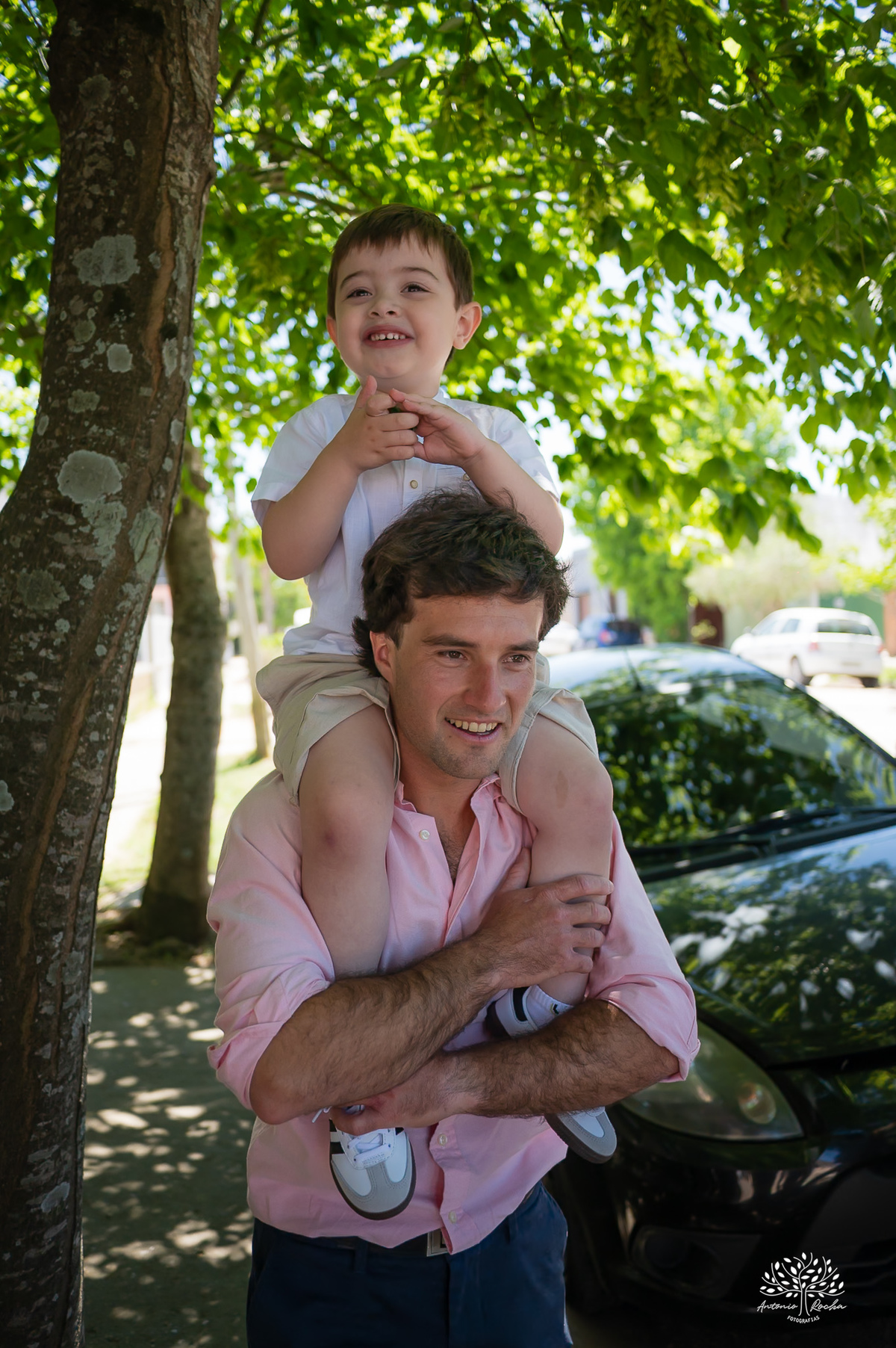 casamento civil - casamento no Uruguai - Rio Branco UY - cerimônia civil - Dirección General del Registro de Estado Civil - Maria e Rodrigo - fotografia de casamento - chuva de arroz - saída dos noivos - casamento intimista - Antonio Rocha Fotografias