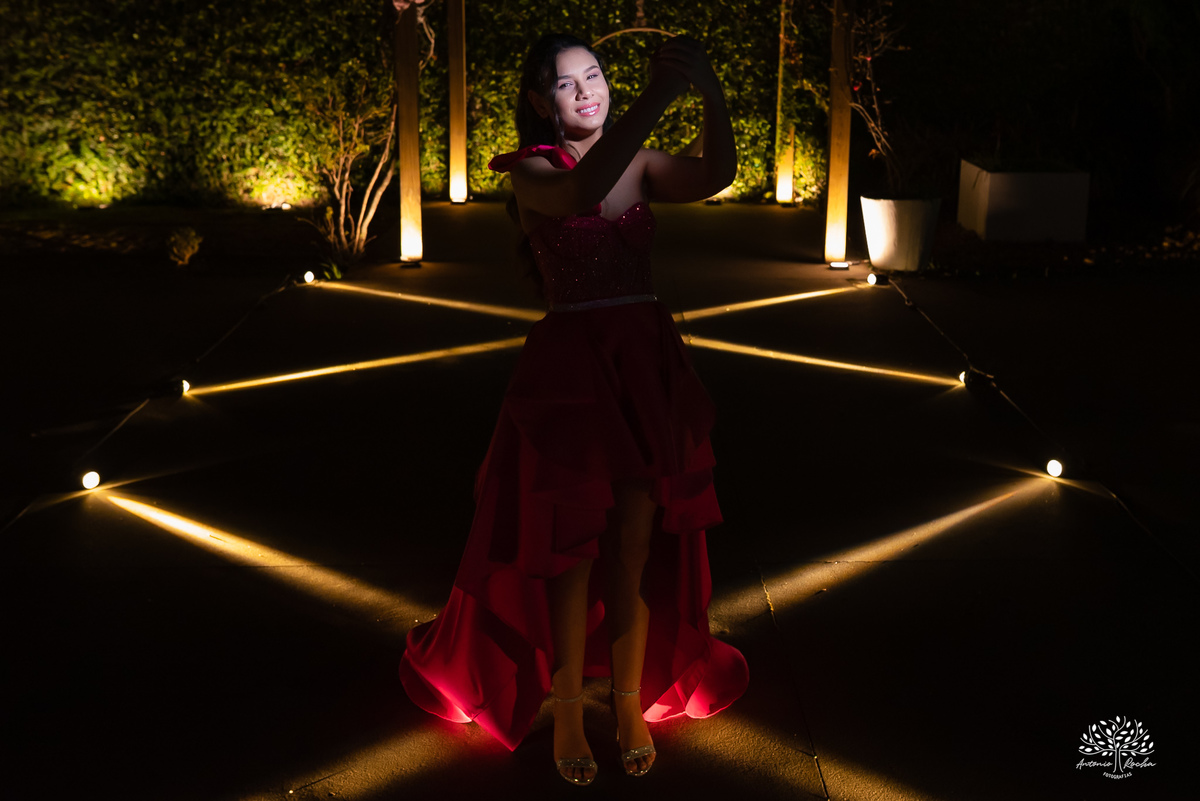 fotografia de debutante - festa de 15 anos - grande noite da Rafa - San Sebastian - making of - ensaio pré-festa - debutante - valsa - parabéns - família - amigos - dança da cordinha - emoção - celebração - lembranças especiais - Antonio Rocha Fotografias