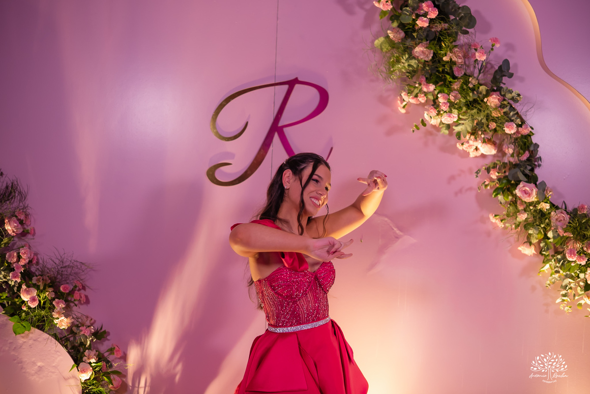 fotografia de debutante - festa de 15 anos - grande noite da Rafa - San Sebastian - making of - ensaio pré-festa - debutante - valsa - parabéns - família - amigos - dança da cordinha - emoção - celebração - lembranças especiais - Antonio Rocha Fotografias