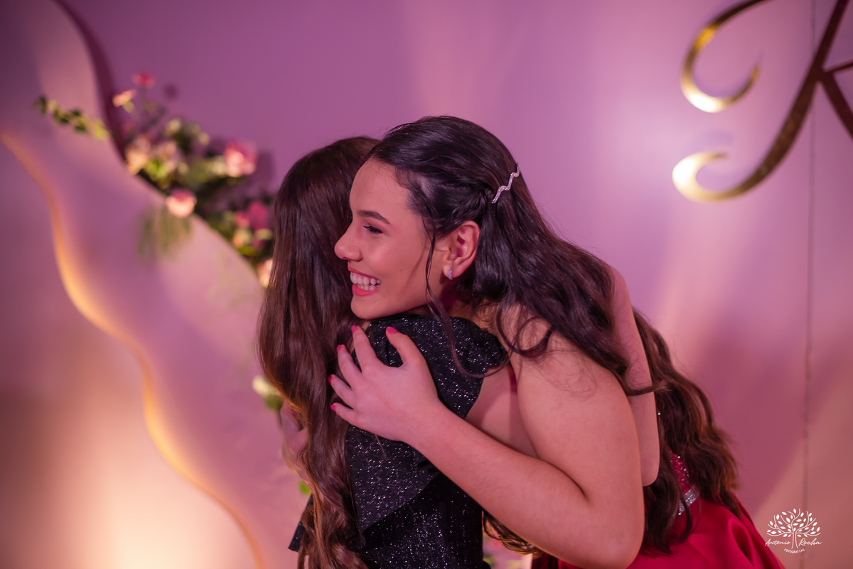 fotografia de debutante - festa de 15 anos - grande noite da Rafa - San Sebastian - making of - ensaio pré-festa - debutante - valsa - parabéns - família - amigos - dança da cordinha - emoção - celebração - lembranças especiais - Antonio Rocha Fotografias