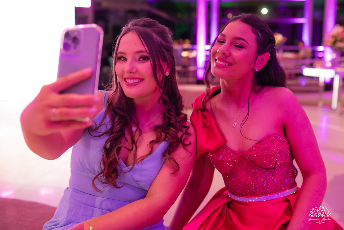 fotografia de debutante - festa de 15 anos - grande noite da Rafa - San Sebastian - making of - ensaio pré-festa - debutante - valsa - parabéns - família - amigos - dança da cordinha - emoção - celebração - lembranças especiais - Antonio Rocha Fotografias
