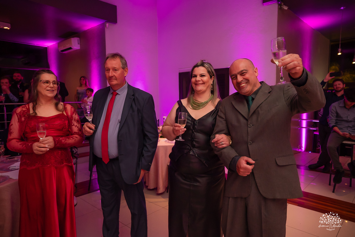 fotografia de debutante - festa de 15 anos - grande noite da Rafa - San Sebastian - making of - ensaio pré-festa - debutante - valsa - parabéns - família - amigos - dança da cordinha - emoção - celebração - lembranças especiais - Antonio Rocha Fotografias