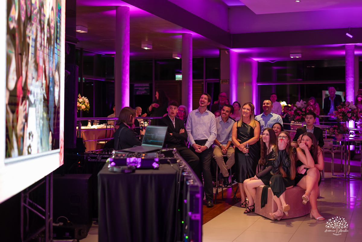 fotografia de debutante - festa de 15 anos - grande noite da Rafa - San Sebastian - making of - ensaio pré-festa - debutante - valsa - parabéns - família - amigos - dança da cordinha - emoção - celebração - lembranças especiais - Antonio Rocha Fotografias