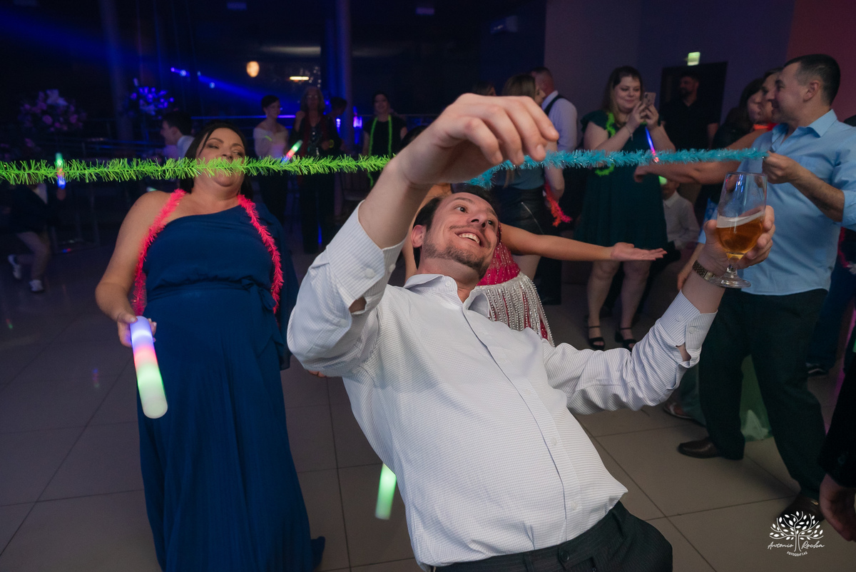 fotografia de debutante - festa de 15 anos - grande noite da Rafa - San Sebastian - making of - ensaio pré-festa - debutante - valsa - parabéns - família - amigos - dança da cordinha - emoção - celebração - lembranças especiais - Antonio Rocha Fotografias