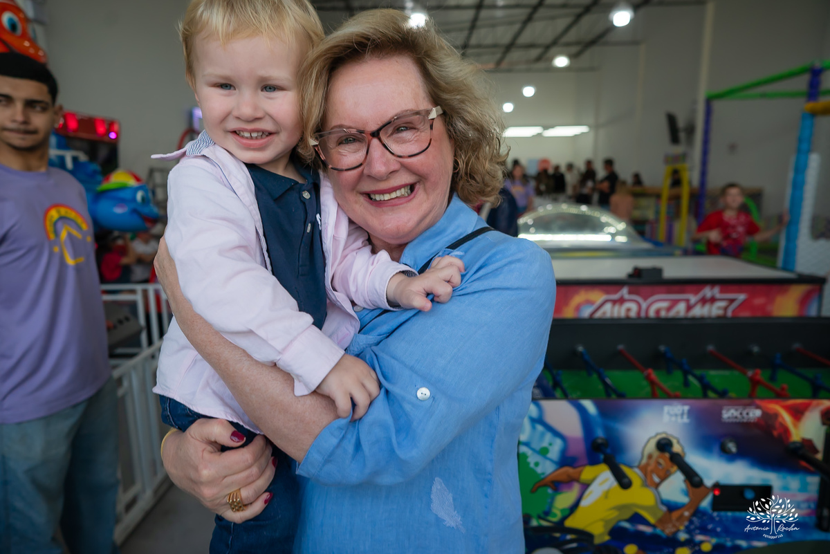 aniversario infantil - fotografia infantil - fotografo de criancas - casa de alice - bolinha de sabao - animacao infantil - parabens emocionante - abelinha - fotografias espontaneas - antonio rocha fotografias - Estevan 2 anos - cacau fest chocolates