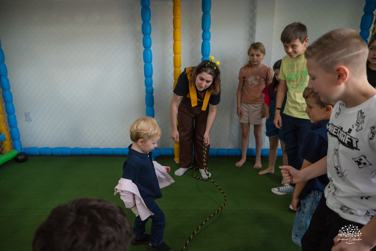 aniversario infantil - fotografia infantil - fotografo de criancas - casa de alice - bolinha de sabao - animacao infantil - parabens emocionante - abelinha - fotografias espontaneas - antonio rocha fotografias - Estevan 2 anos - cacau fest chocolates