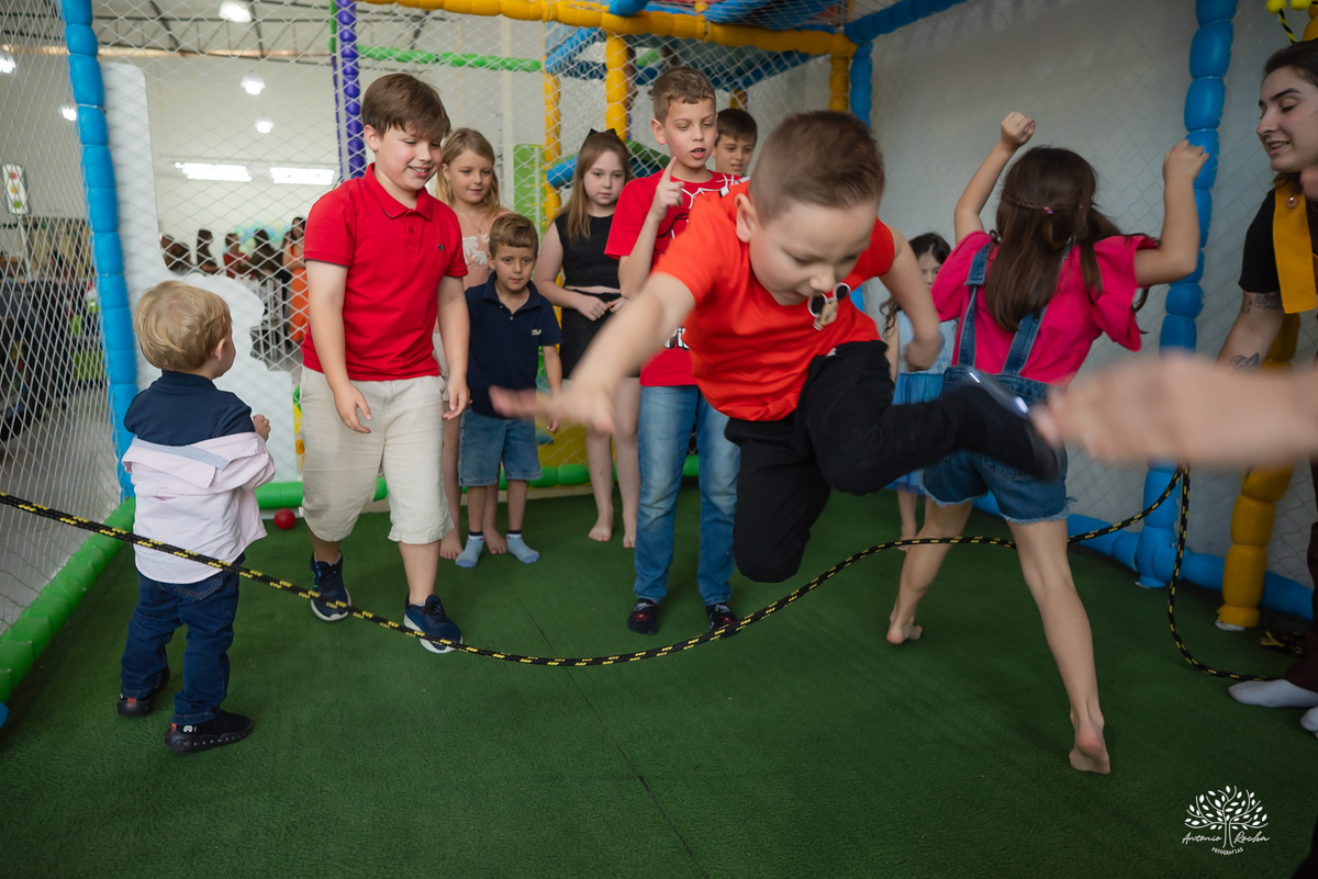 aniversario infantil - fotografia infantil - fotografo de criancas - casa de alice - bolinha de sabao - animacao infantil - parabens emocionante - abelinha - fotografias espontaneas - antonio rocha fotografias - Estevan 2 anos - cacau fest chocolates
