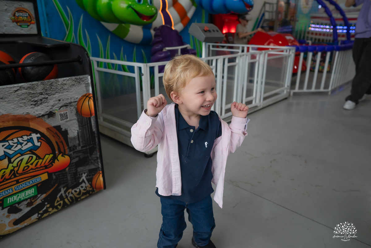 aniversario infantil - fotografia infantil - fotografo de criancas - casa de alice - bolinha de sabao - animacao infantil - parabens emocionante - abelinha - fotografias espontaneas - antonio rocha fotografias - Estevan 2 anos - cacau fest chocolates