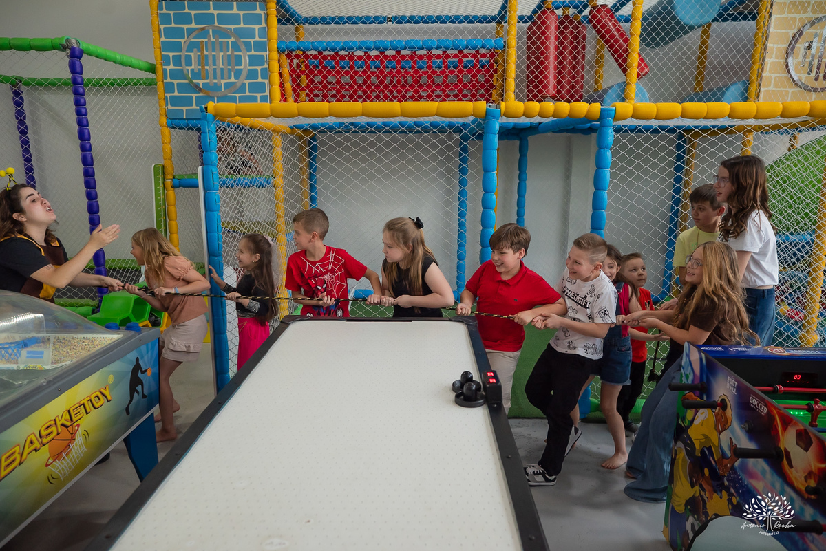 aniversario infantil - fotografia infantil - fotografo de criancas - casa de alice - bolinha de sabao - animacao infantil - parabens emocionante - abelinha - fotografias espontaneas - antonio rocha fotografias - Estevan 2 anos - cacau fest chocolates