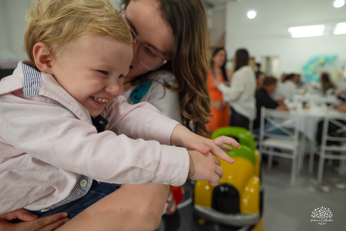 aniversario infantil - fotografia infantil - fotografo de criancas - casa de alice - bolinha de sabao - animacao infantil - parabens emocionante - abelinha - fotografias espontaneas - antonio rocha fotografias - Estevan 2 anos - cacau fest chocolates