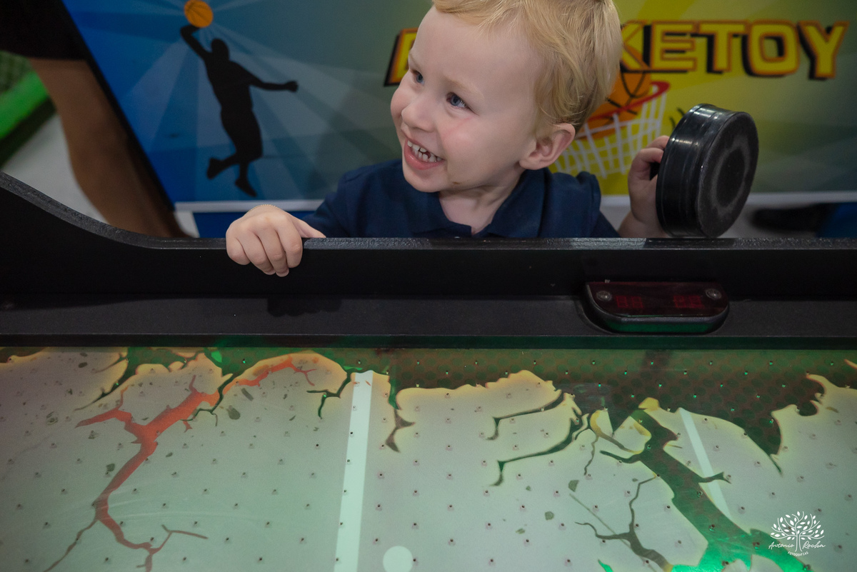 aniversario infantil - fotografia infantil - fotografo de criancas - casa de alice - bolinha de sabao - animacao infantil - parabens emocionante - abelinha - fotografias espontaneas - antonio rocha fotografias - Estevan 2 anos - cacau fest chocolates