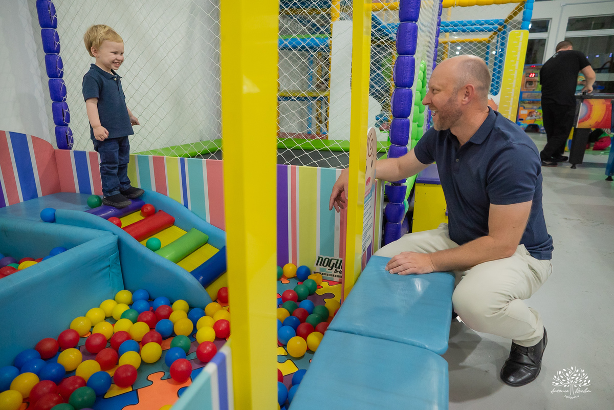 aniversario infantil - fotografia infantil - fotografo de criancas - casa de alice - bolinha de sabao - animacao infantil - parabens emocionante - abelinha - fotografias espontaneas - antonio rocha fotografias - Estevan 2 anos - cacau fest chocolates