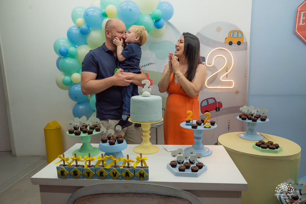 aniversario infantil - fotografia infantil - fotografo de criancas - casa de alice - bolinha de sabao - animacao infantil - parabens emocionante - abelinha - fotografias espontaneas - antonio rocha fotografias - Estevan 2 anos - cacau fest chocolates