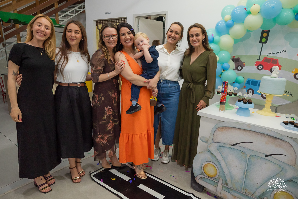 aniversario infantil - fotografia infantil - fotografo de criancas - casa de alice - bolinha de sabao - animacao infantil - parabens emocionante - abelinha - fotografias espontaneas - antonio rocha fotografias - Estevan 2 anos - cacau fest chocolates