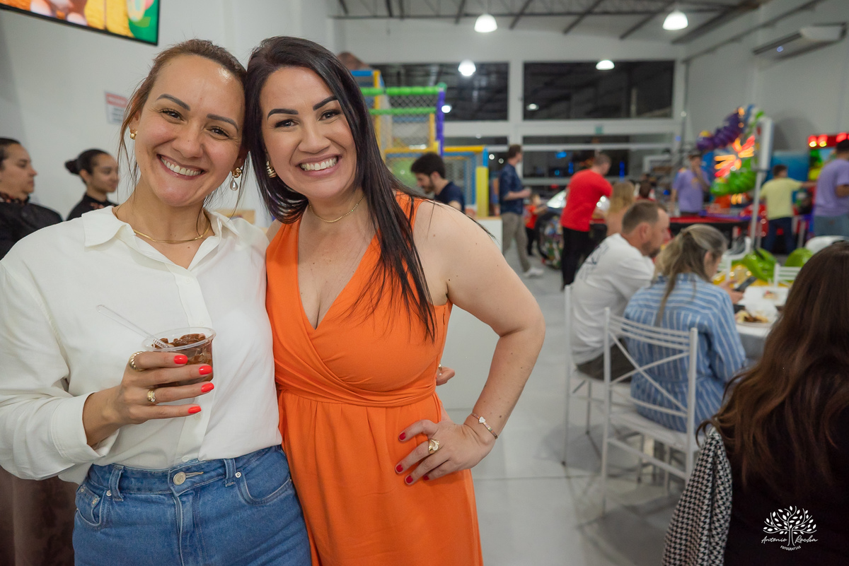 aniversario infantil - fotografia infantil - fotografo de criancas - casa de alice - bolinha de sabao - animacao infantil - parabens emocionante - abelinha - fotografias espontaneas - antonio rocha fotografias - Estevan 2 anos - cacau fest chocolates
