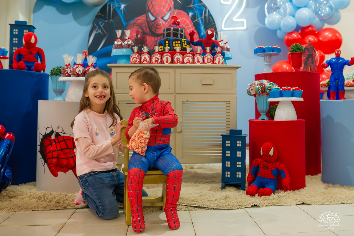 fotografia infantil - festa infantil - aniversário de 2 anos - fotógrafo de família - super-herói - homem-aranha - infância feliz – Camaquã - heranças visuais - fotógrafo de festa infantil - Antonio Rocha Fotografias – Pelotas – Sonho de Criança - irmão