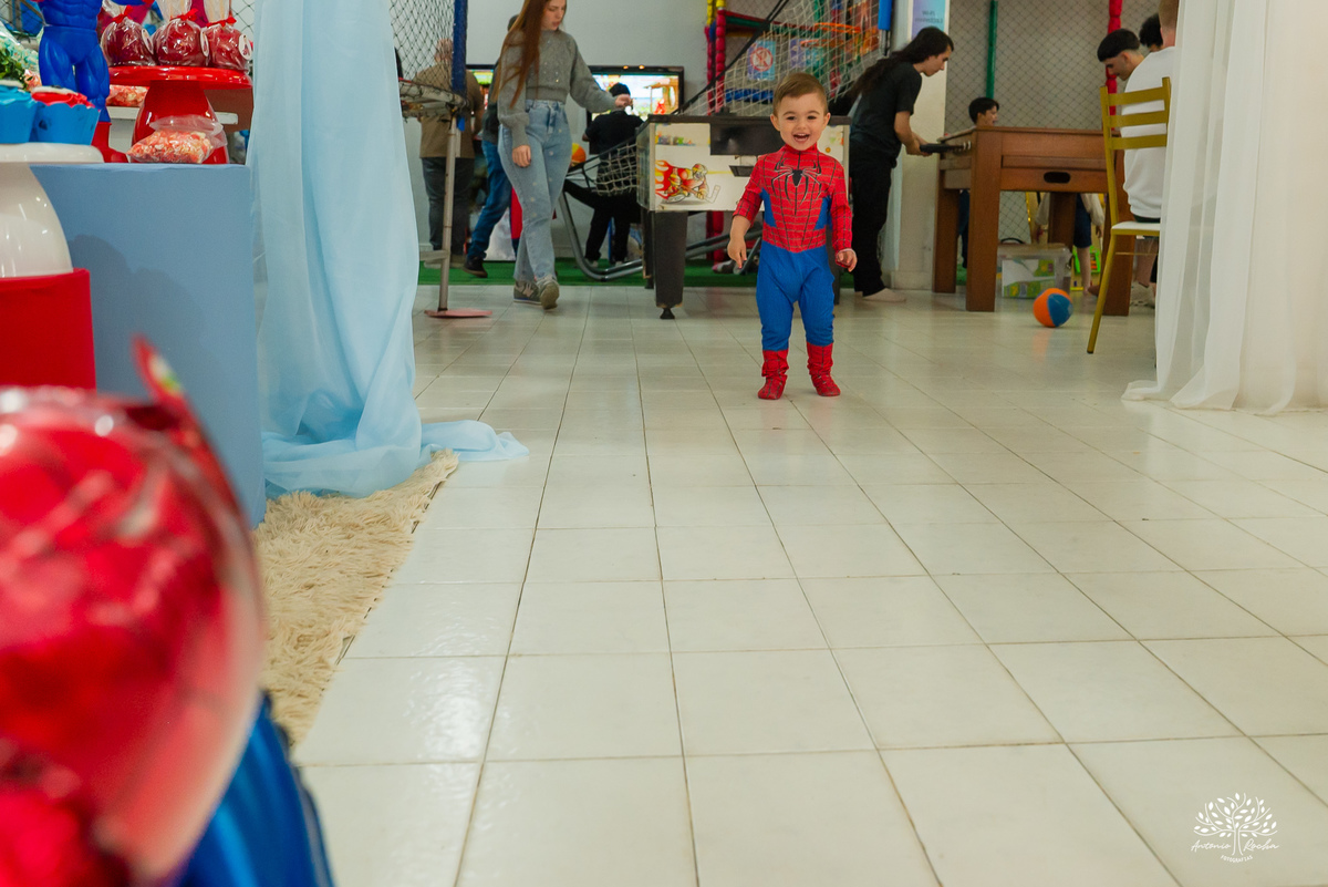 fotografia infantil - festa infantil - aniversário de 2 anos - fotógrafo de família - super-herói - homem-aranha - infância feliz – Camaquã - heranças visuais - fotógrafo de festa infantil - Antonio Rocha Fotografias – Pelotas – Sonho de Criança - irmão