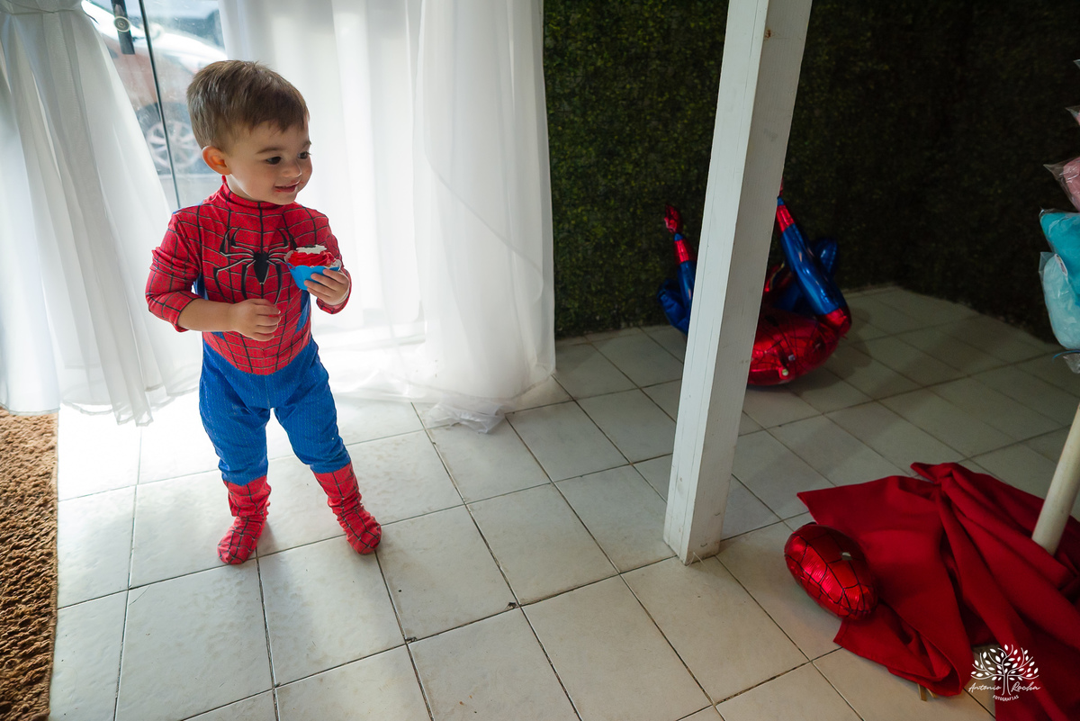 fotografia infantil - festa infantil - aniversário de 2 anos - fotógrafo de família - super-herói - homem-aranha - infância feliz – Camaquã - heranças visuais - fotógrafo de festa infantil - Antonio Rocha Fotografias – Pelotas – Sonho de Criança - irmão