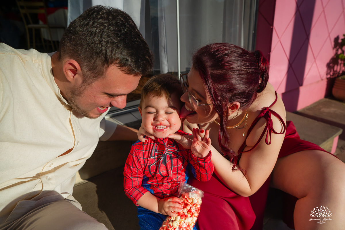 fotografia infantil - festa infantil - aniversário de 2 anos - fotógrafo de família - super-herói - homem-aranha - infância feliz – Camaquã - heranças visuais - fotógrafo de festa infantil - Antonio Rocha Fotografias – Pelotas – Sonho de Criança - irmão