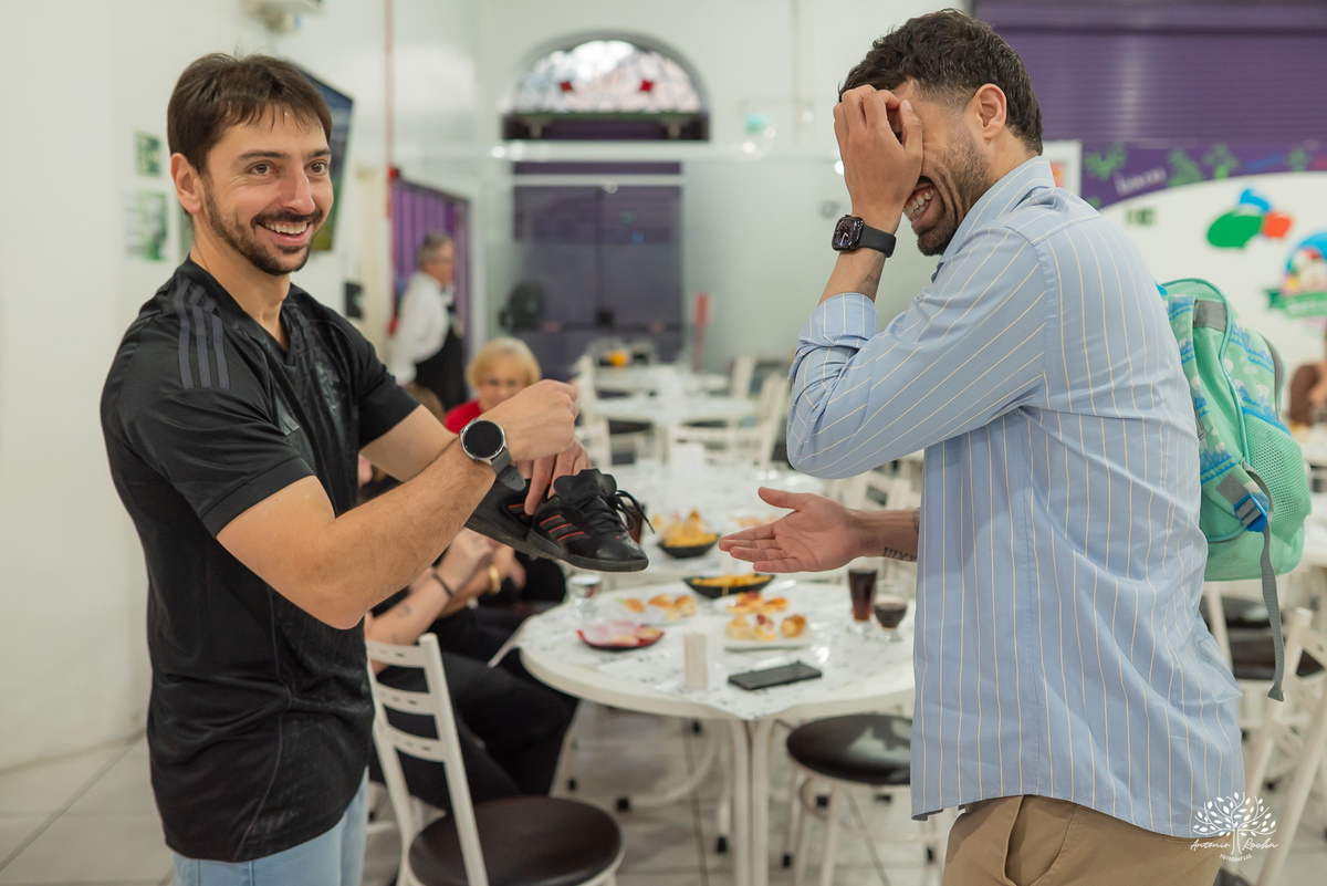 aniversário infantil - fotografia de aniversário - fotógrafo infantil - festa de criança - momentos espontâneos - memórias de infância - fotografia de família - fotografia documental e de eventos - salão Arte e Riso - Pelotas- Antonio Rocha Fotografias