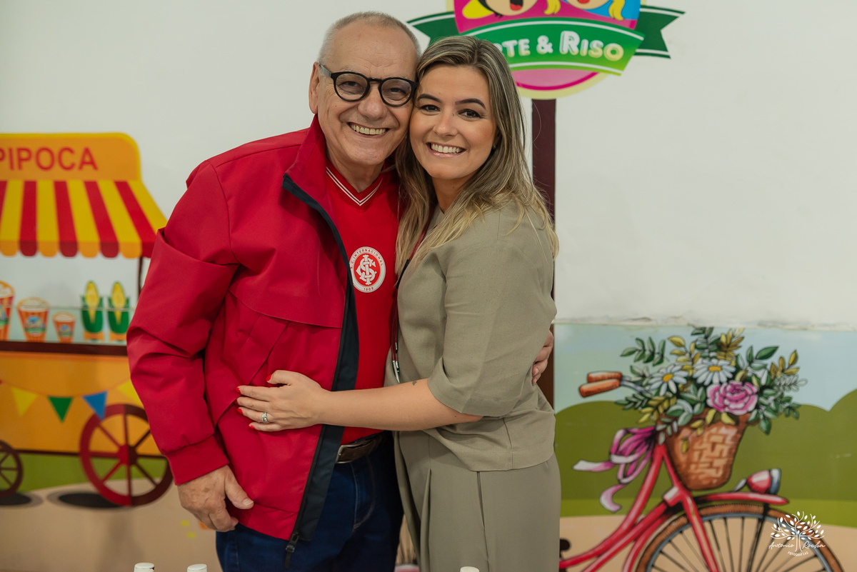 aniversário infantil - fotografia de aniversário - fotógrafo infantil - festa de criança - momentos espontâneos - memórias de infância - fotografia de família - fotografia documental e de eventos - salão Arte e Riso - Pelotas- Antonio Rocha Fotografias