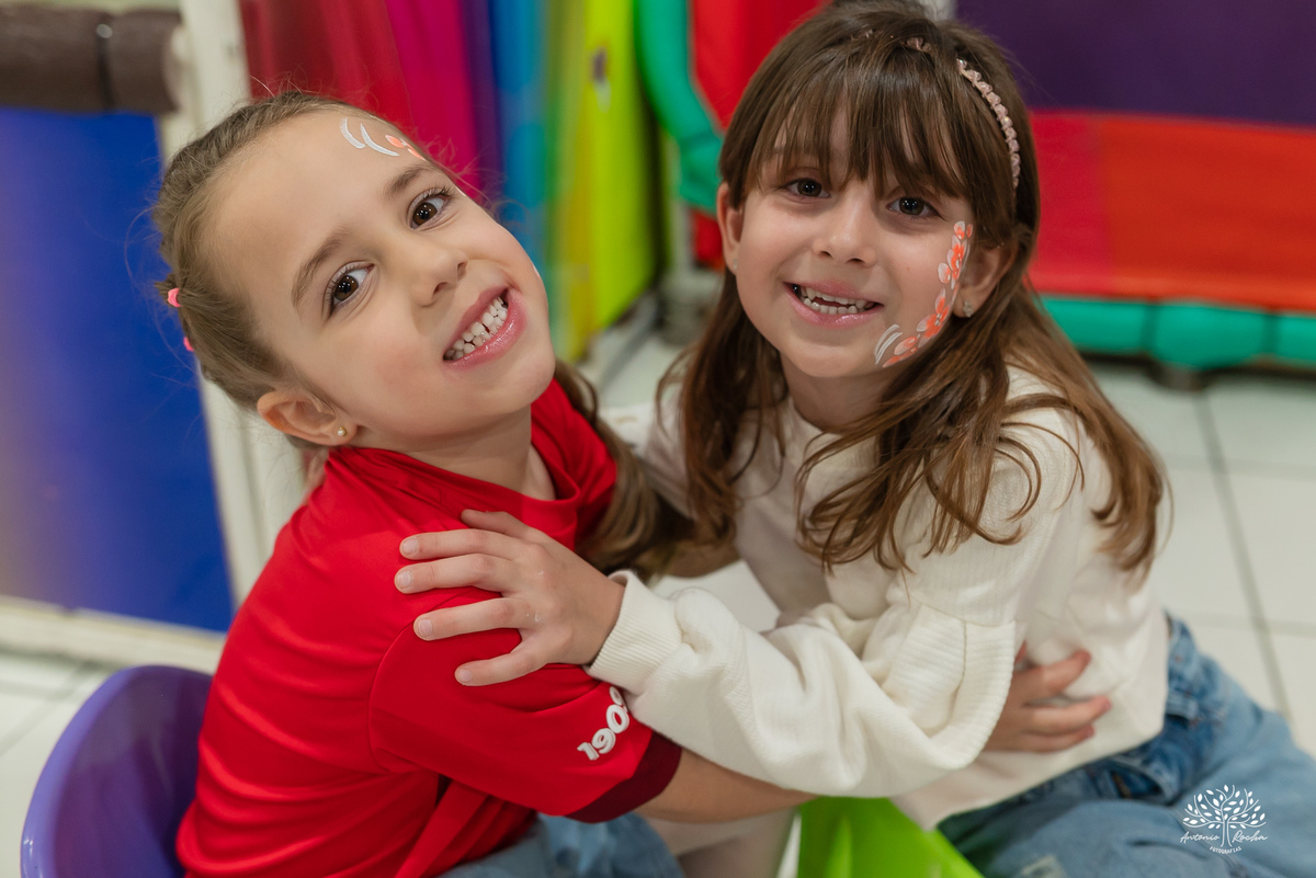 aniversário infantil - fotografia de aniversário - fotógrafo infantil - festa de criança - momentos espontâneos - memórias de infância - fotografia de família - fotografia documental e de eventos - salão Arte e Riso - Pelotas- Antonio Rocha Fotografias