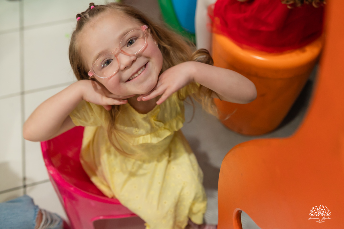 aniversário infantil - fotografia de aniversário - fotógrafo infantil - festa de criança - momentos espontâneos - memórias de infância - fotografia de família - fotografia documental e de eventos - salão Arte e Riso - Pelotas- Antonio Rocha Fotografias