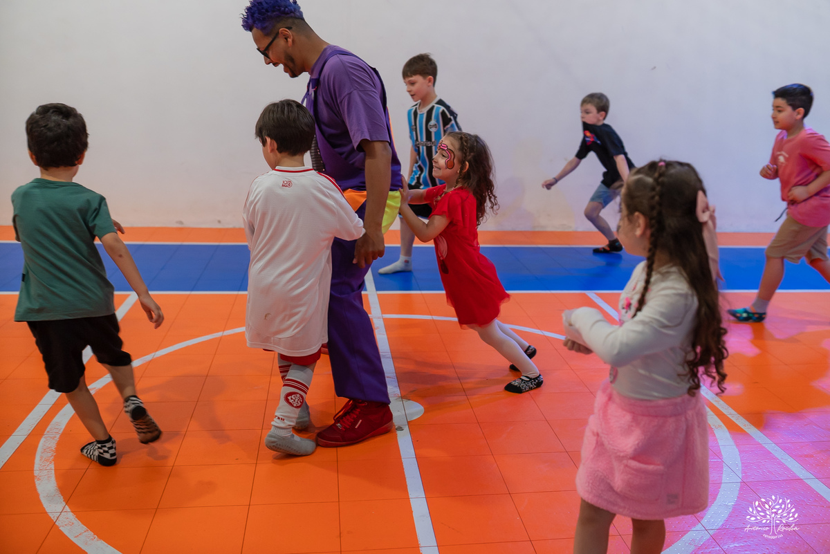 aniversário infantil - fotografia de aniversário - fotógrafo infantil - festa de criança - momentos espontâneos - memórias de infância - fotografia de família - fotografia documental e de eventos - salão Arte e Riso - Pelotas- Antonio Rocha Fotografias