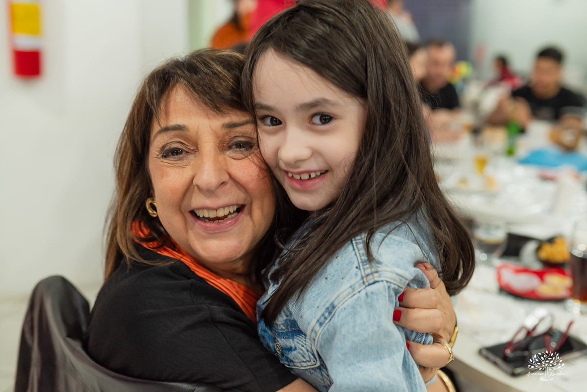 aniversário infantil - fotografia de aniversário - fotógrafo infantil - festa de criança - momentos espontâneos - memórias de infância - fotografia de família - fotografia documental e de eventos - salão Arte e Riso - Pelotas- Antonio Rocha Fotografias