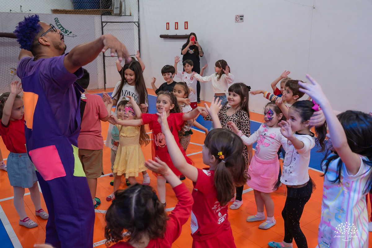 aniversário infantil - fotografia de aniversário - fotógrafo infantil - festa de criança - momentos espontâneos - memórias de infância - fotografia de família - fotografia documental e de eventos - salão Arte e Riso - Pelotas- Antonio Rocha Fotografias